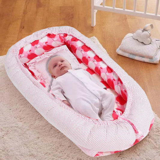 VParents Apple Print New Born Baby nest Bedding Set Reversible 0-10 Months