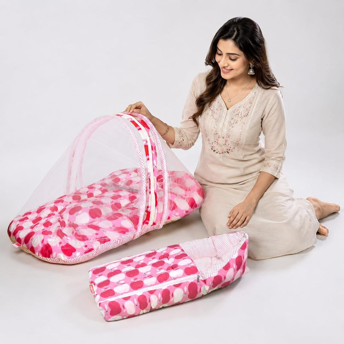 VParents Cheeky Cheeky Baby Bedding Set with Pillow and Sleeping Bag Combo