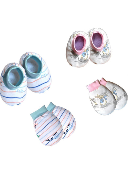 VParents Baby Mitten and Booties Set New Born Printed Gloves & Socks Combo (Multicolor,0-6 Months) Pack of -2