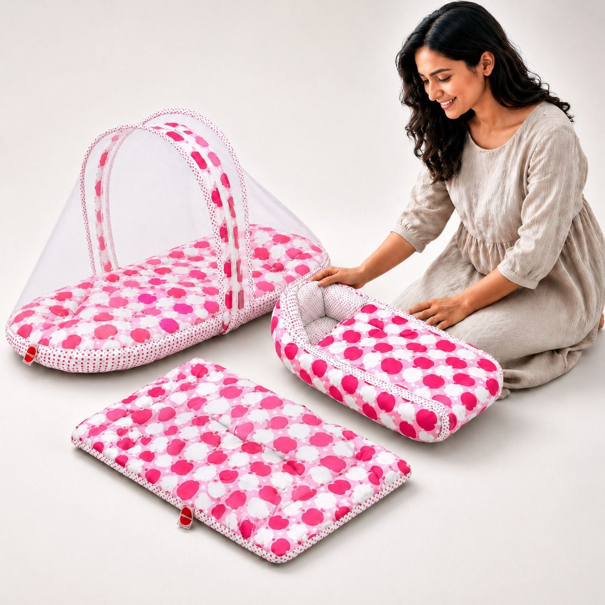 VParents Cheeky Cheeky Baby 4 Piece Bedding Set with Pillow and Bolsters Sleeping Bag and Bedding Set Combo