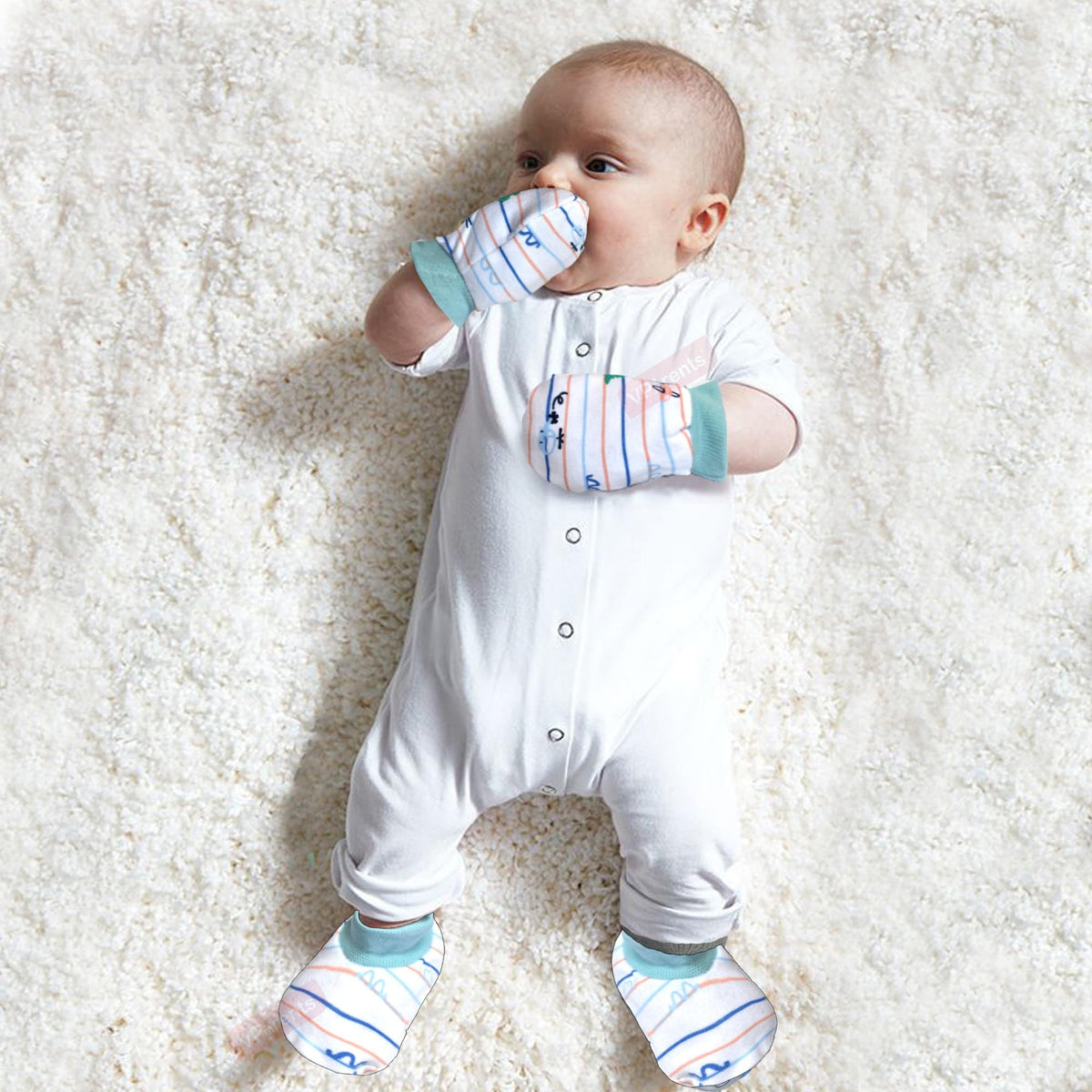 VParents Baby Mitten and Booties Set New Born Printed Gloves & Socks Combo (Multicolor,0-6 Months) Pack of -3